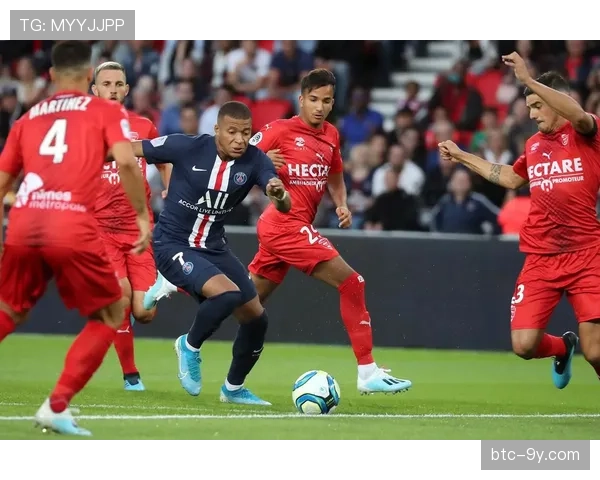 法甲战报:巴黎圣日耳曼4-0大胜,姆巴佩上演帽子戏法